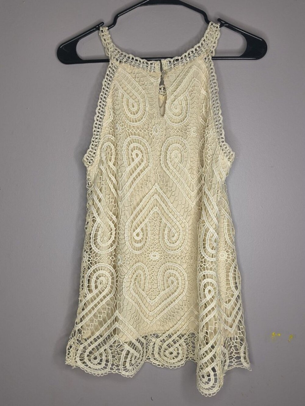 Adiva Beige Halter Top Tank Crochet Lace Lined Interior Size Medium Keyhole Back - Picture 8 of 11